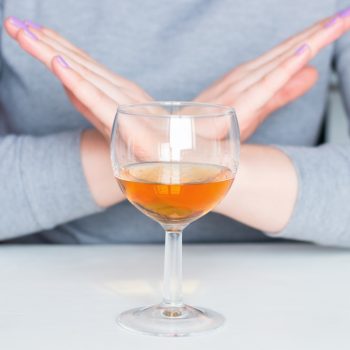 Odtrucie alkoholowe wyeliminuje alkoholowy zespół abstynencyjny